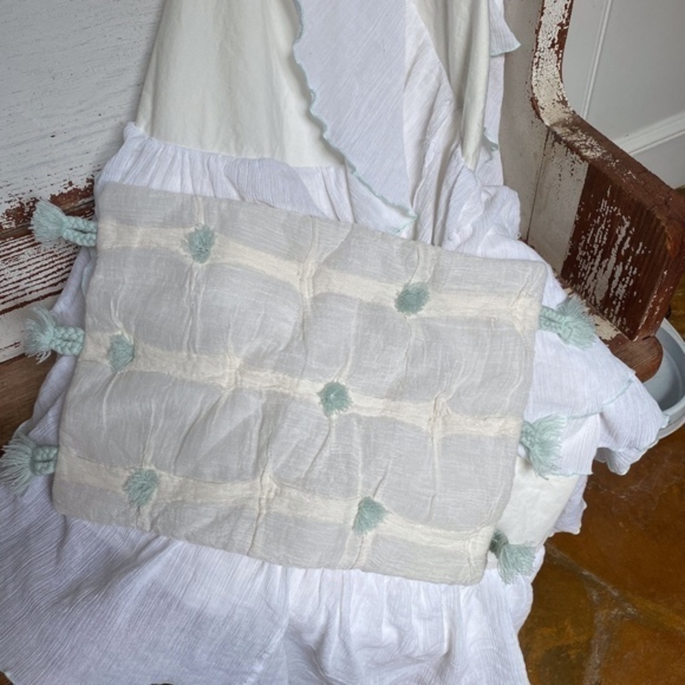 Anthropologie Ruffled White Toddler Duvet - Picture 12 of 13